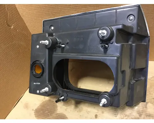 WESTERN STAR 4700 HEADLAMP