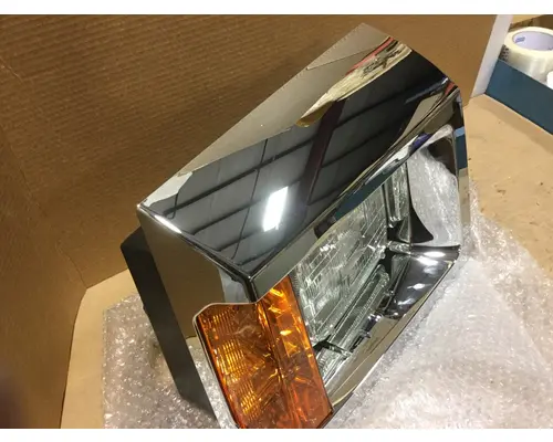 WESTERN STAR 4700 HEADLAMP