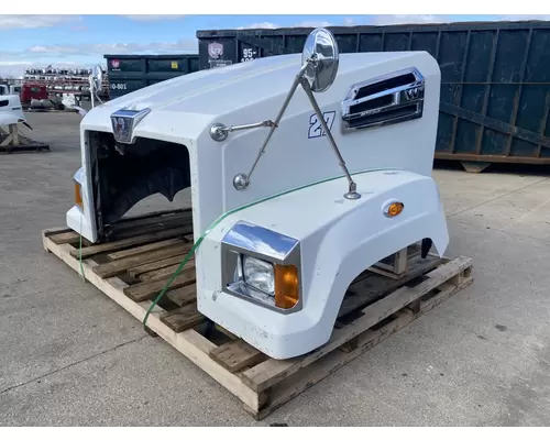 WESTERN STAR 4700 Hood
