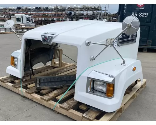 WESTERN STAR 4700 Hood