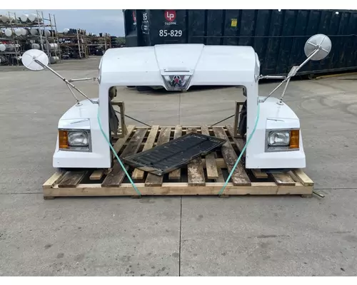 WESTERN STAR 4700 Hood