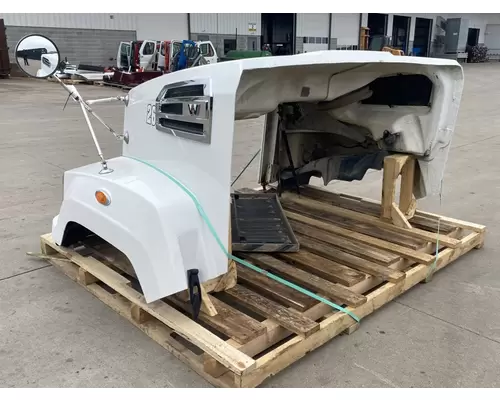 WESTERN STAR 4700 Hood