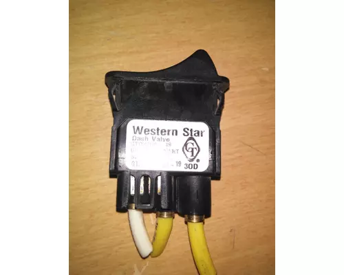 WESTERN STAR 4700 INTERAXLE LOCK SWITCH
