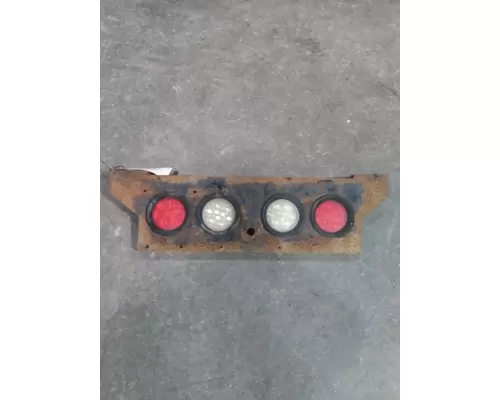 WESTERN STAR 4700 STOP TURN TAIL LAMP