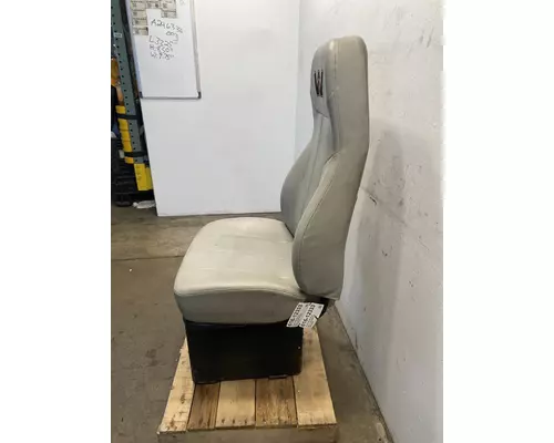 WESTERN STAR 4700 Seat, Front