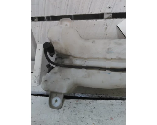WESTERN STAR 47X SB WINDSHIELD WASHER RESERVOIR