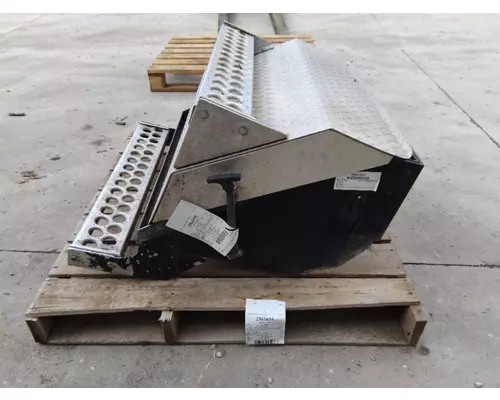 WESTERN STAR 4800 BATTERY BOX