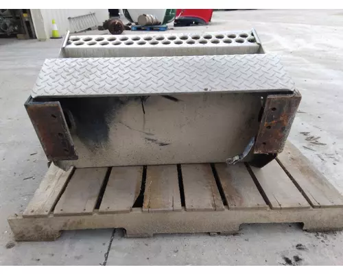 WESTERN STAR 4800 BATTERY BOX