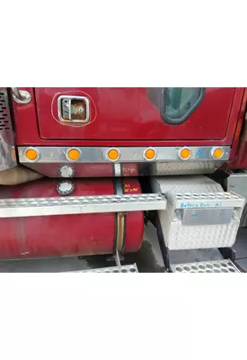 WESTERN STAR 4900EX CAB SKIRT FILLER PANEL