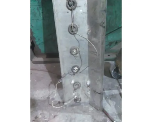 WESTERN STAR 4900EX CAB SKIRT FILLER PANEL