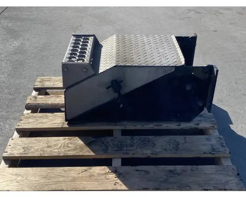 WESTERN STAR 4900E Battery Box