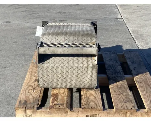 WESTERN STAR 4900E Battery Box