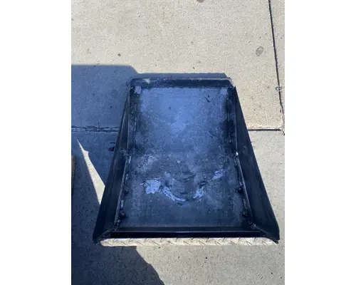 WESTERN STAR 4900E Battery Box