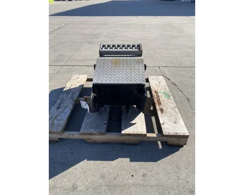 WESTERN STAR 4900E Battery Box
