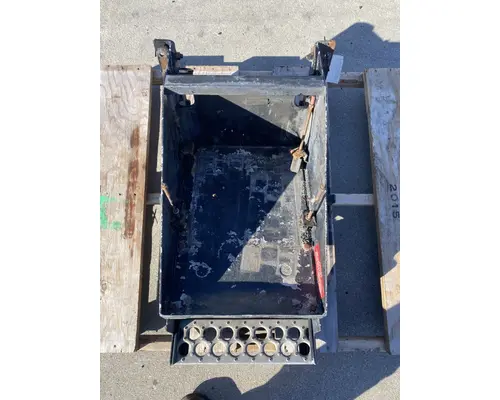 WESTERN STAR 4900E Battery Box