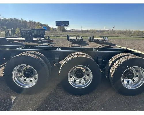 WESTERN STAR 4900SB Tri-Drive Cab and Chassis Rebuilders