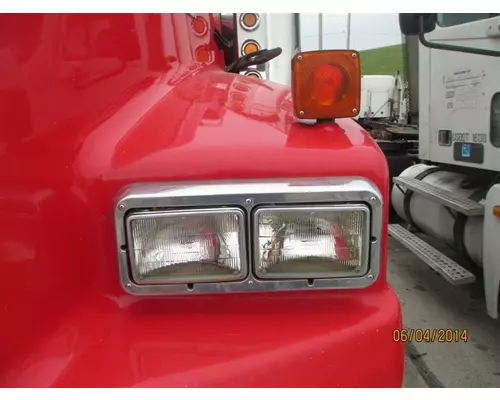 WESTERN STAR 4900SBA HEADLAMP ASSEMBLY