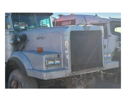WESTERN STAR 4900SBA HOOD