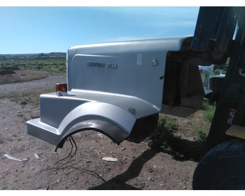 WESTERN STAR 4900SBA HOOD