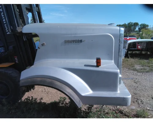 WESTERN STAR 4900SBA HOOD