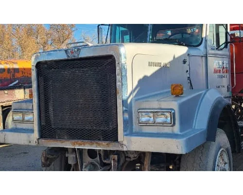 WESTERN STAR 4900SBA HOOD