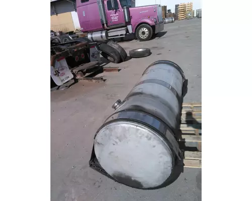 WESTERN STAR 4900SFA FUEL TANK