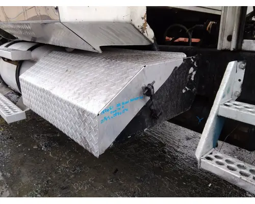 WESTERN STAR 4900 BATTERY BOX COVER