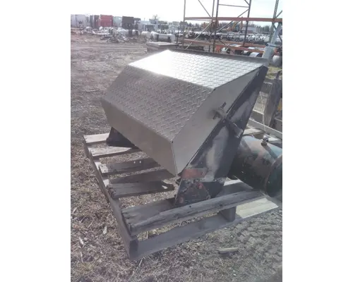 WESTERN STAR 4900 BATTERY BOX