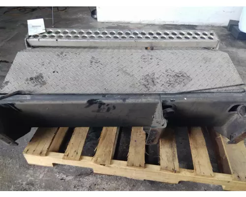 WESTERN STAR 4900 BATTERY BOX