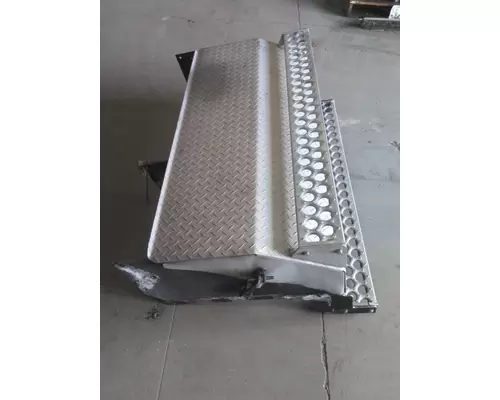 WESTERN STAR 4900 BATTERY BOX