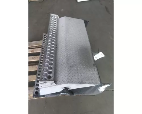WESTERN STAR 4900 BATTERY BOX