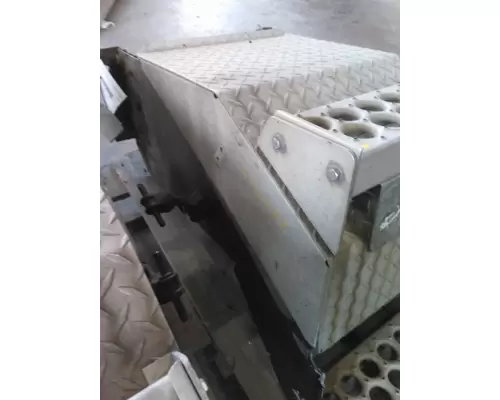 WESTERN STAR 4900 BATTERY BOX