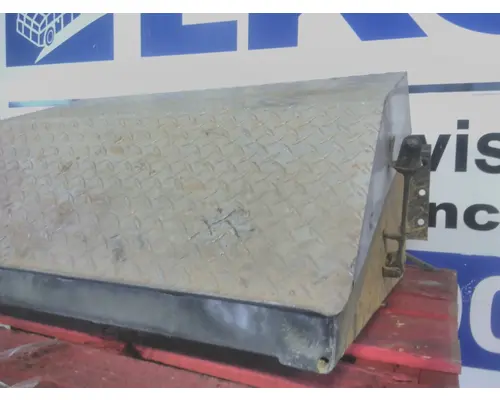 WESTERN STAR 4900 BATTERY BOX