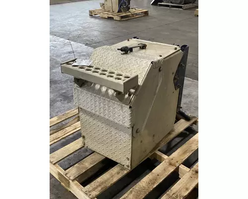 WESTERN STAR 4900 Battery Box