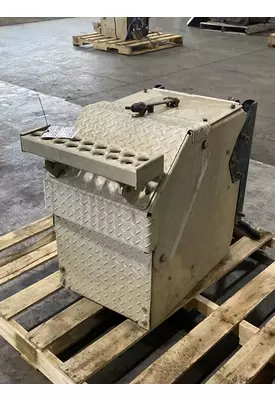 WESTERN STAR 4900 Battery Box