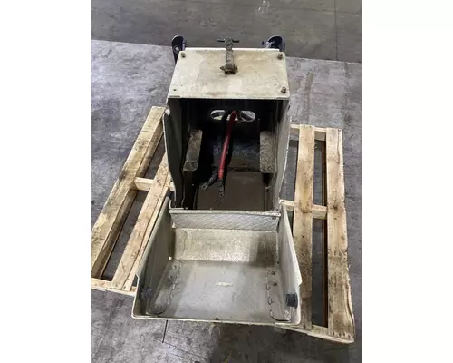 WESTERN STAR 4900 Battery Box