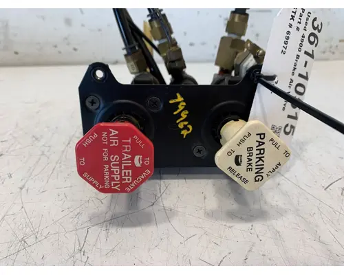 WESTERN STAR 4900 Brake Proportioning Valve