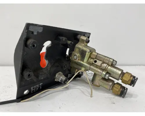 WESTERN STAR 4900 Brake Proportioning Valve