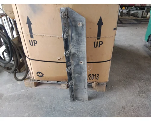 WESTERN STAR 4900 CAB SKIRT FILLER PANEL