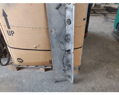 WESTERN STAR 4900 CAB SKIRT FILLER PANEL