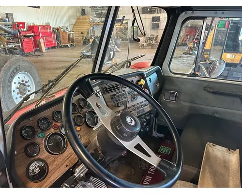 WESTERN STAR 4900 Cab
