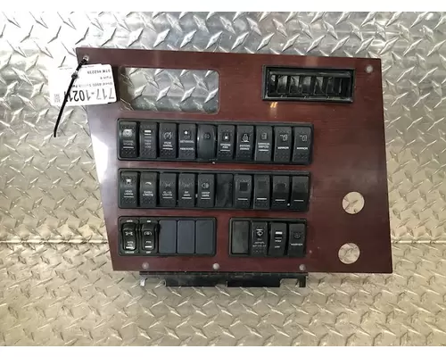 WESTERN STAR 4900 Dash  Console Switch