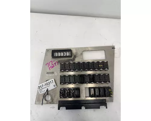 WESTERN STAR 4900 Dash  Console Switch