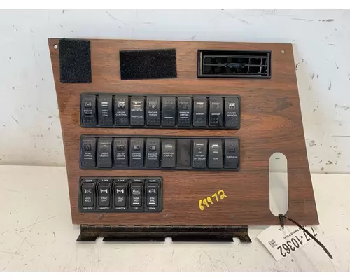WESTERN STAR 4900 Dash  Console Switch