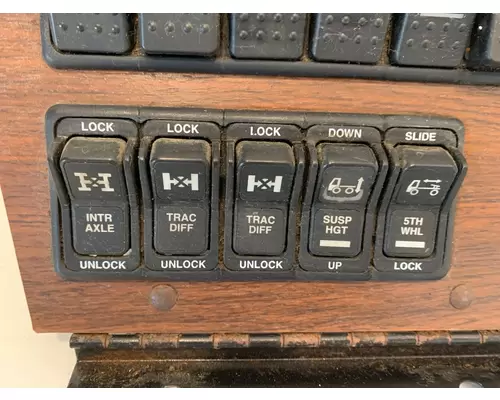 WESTERN STAR 4900 Dash  Console Switch