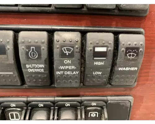 WESTERN STAR 4900 Dash  Console Switch