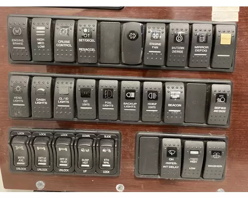 WESTERN STAR 4900 Dash  Console Switch