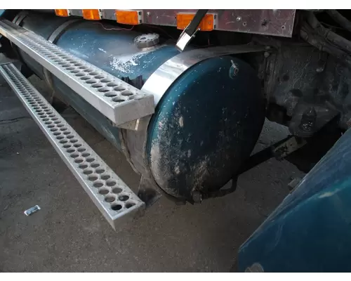 WESTERN STAR 4900 FUEL TANK