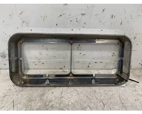 WESTERN STAR 4900 Headlight Bezel