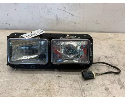 WESTERN STAR 4900 Headlight